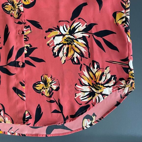 Madison Curvy Essentials Red Multi Floral Button-Up Blouse Red Coral Size 1X - Picture 6 of 8